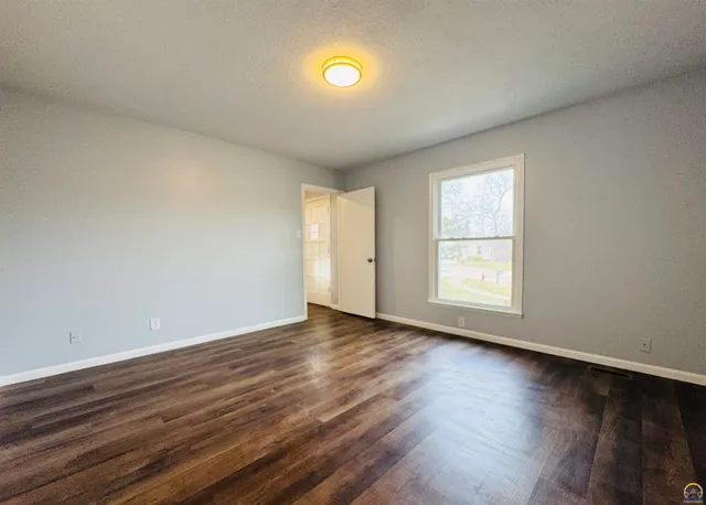 $299,000 | 5639 Southwest West Drive, Topeka, KS 66606