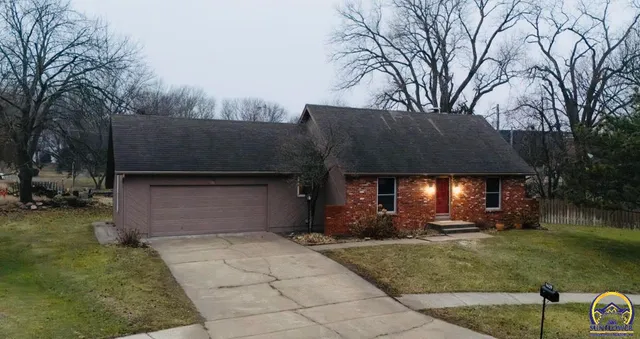 $299,000 | 5639 Southwest West Drive, Topeka, KS 66606