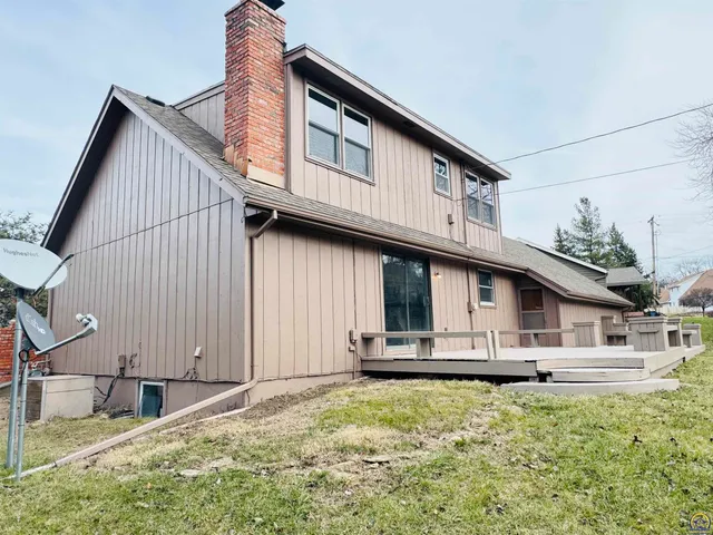 $299,000 | 5639 Southwest West Drive, Topeka, KS 66606