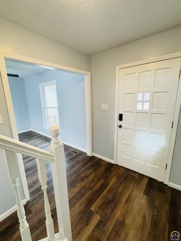 $299,000 | 5639 Southwest West Drive, Topeka, KS 66606