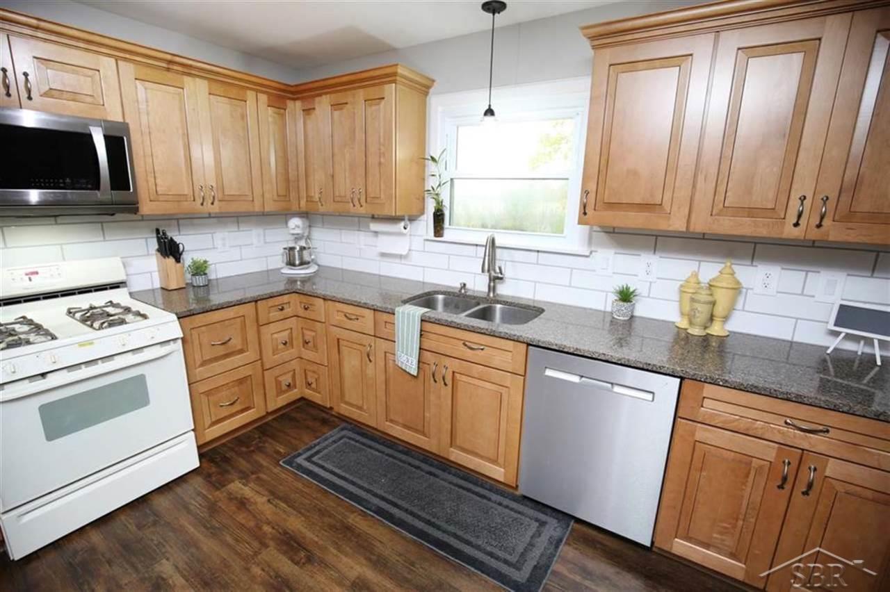 2191 South Nine Mile Road Kawkawlin, MI 48631 - Photo 13 of 32