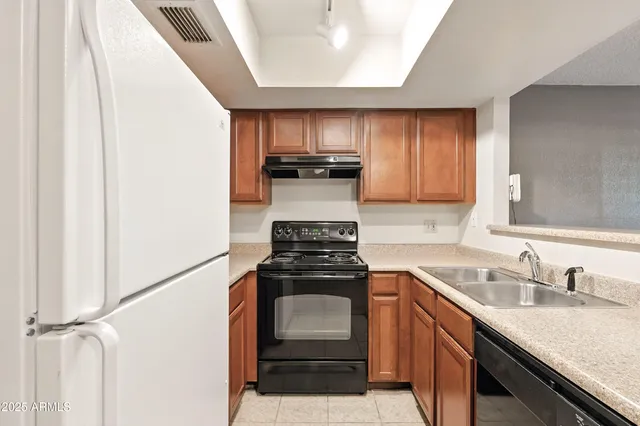 $895 | 3601 West Tierra Buena Lane, Unit 112, Phoenix, AZ 85053