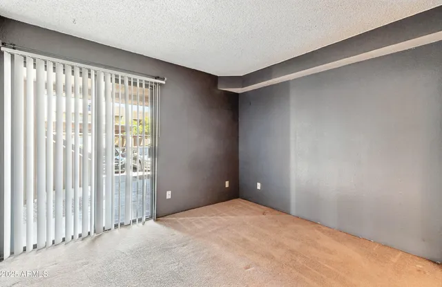 $895 | 3601 West Tierra Buena Lane, Unit 112, Phoenix, AZ 85053