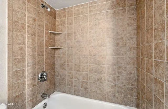 $895 | 3601 West Tierra Buena Lane, Unit 112, Phoenix, AZ 85053