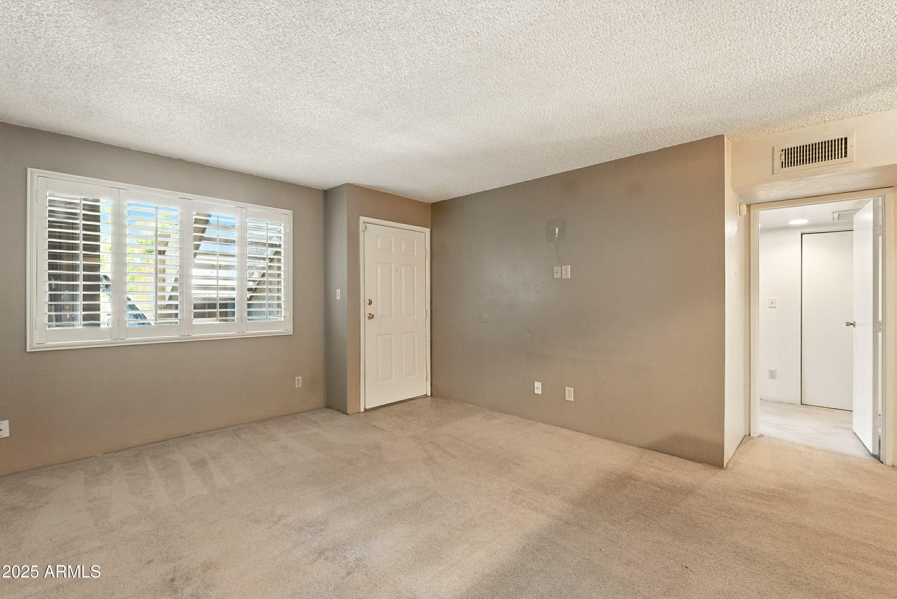 3601 West Tierra Buena Lane, Unit 112 Phoenix, AZ 85053 - Photo 6 of 23 9-print-Tierra-9