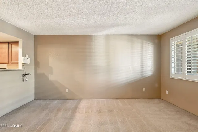 $895 | 3601 West Tierra Buena Lane, Unit 112, Phoenix, AZ 85053