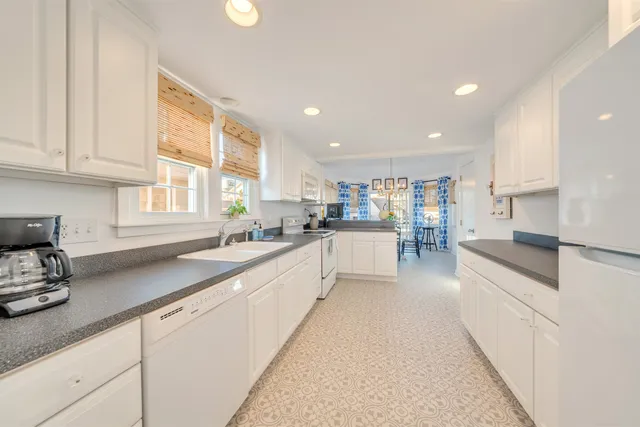 $3,300,000 | 154 98th Street, Stone Harbor, NJ 08247