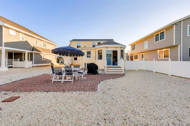 $3,300,000 | 154 98th Street, Stone Harbor, NJ 08247