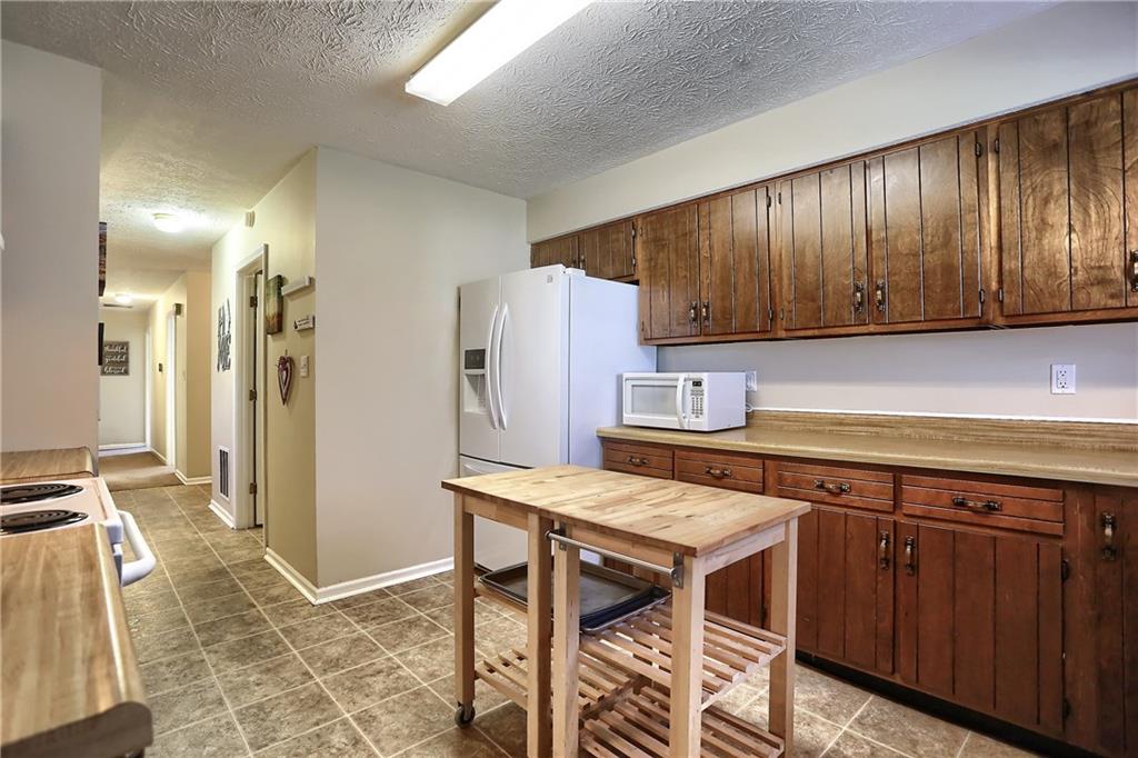 682 Boonesboro Road Greenwood, IN 46142 - Photo 13 of 46 Gallery Image 13