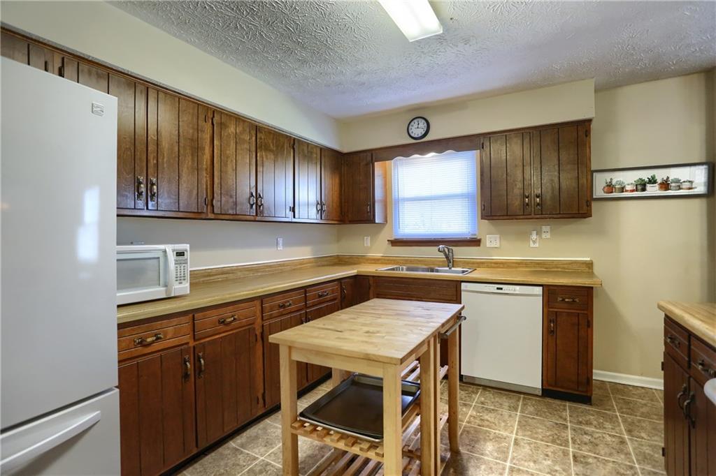 682 Boonesboro Road Greenwood, IN 46142 - Photo 14 of 46 Gallery Image 14