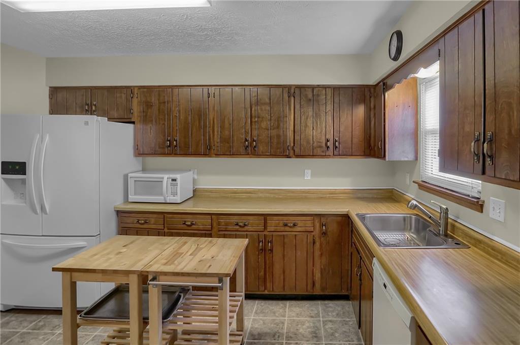 682 Boonesboro Road Greenwood, IN 46142 - Photo 16 of 46 Gallery Image 16