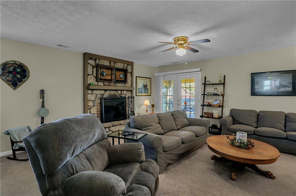 682 Boonesboro Road Greenwood, IN 46142 - Photo 9 of 46 Gallery Image 9