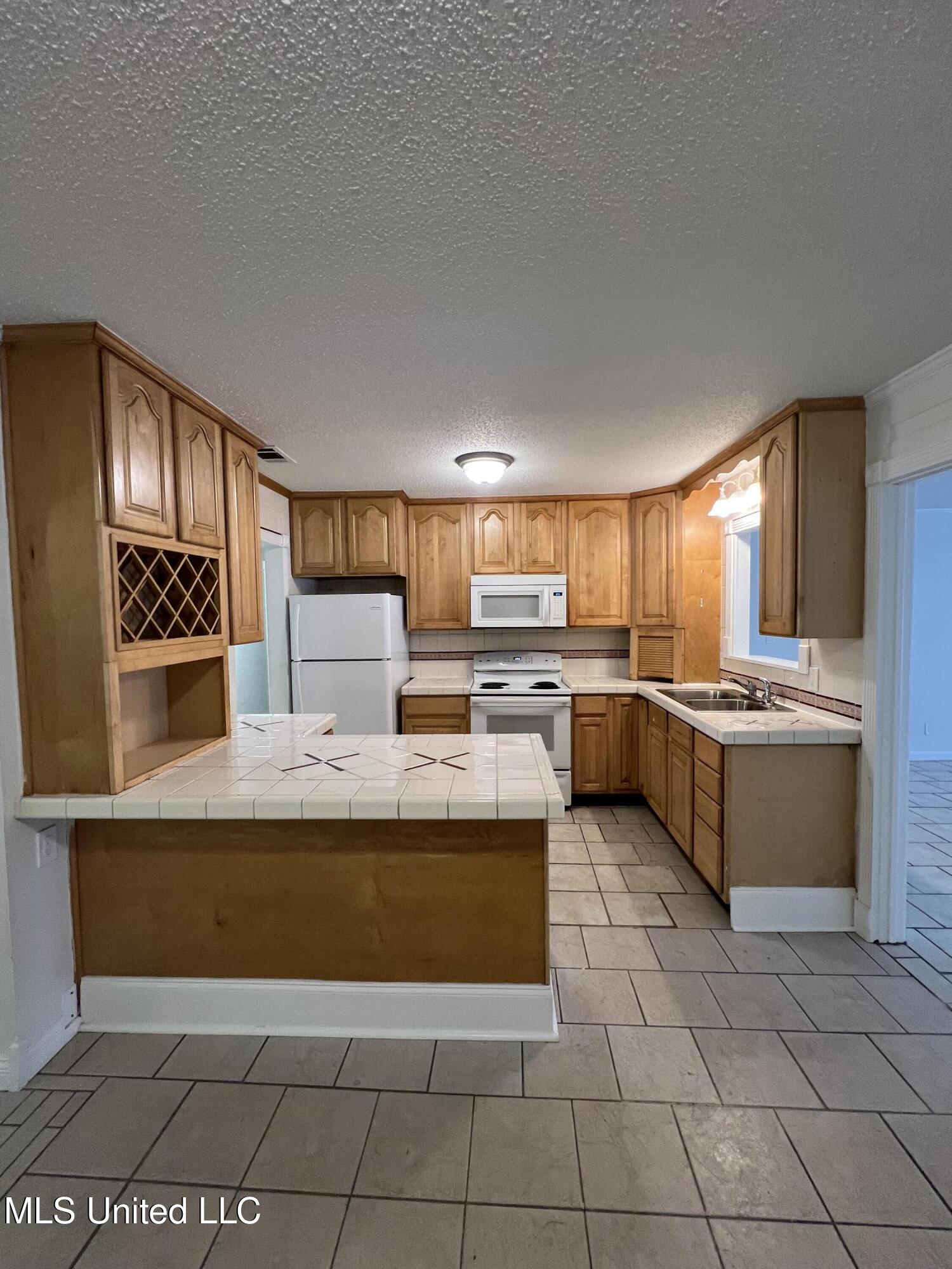 103 Ralph Drive Gulfport, MS 39503 - Photo 7 of 17 103 Ralph 16