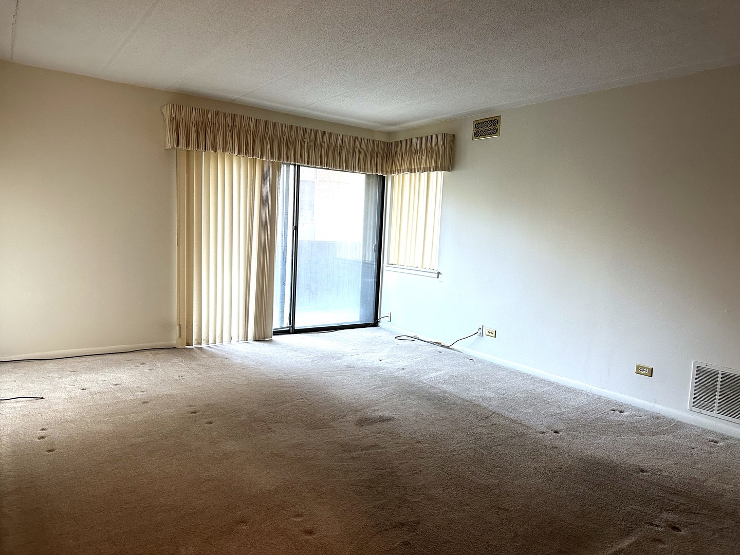 525 Timber Ridge Drive, Unit 107 Carol Stream, IL 60188 - Photo 5 of 10