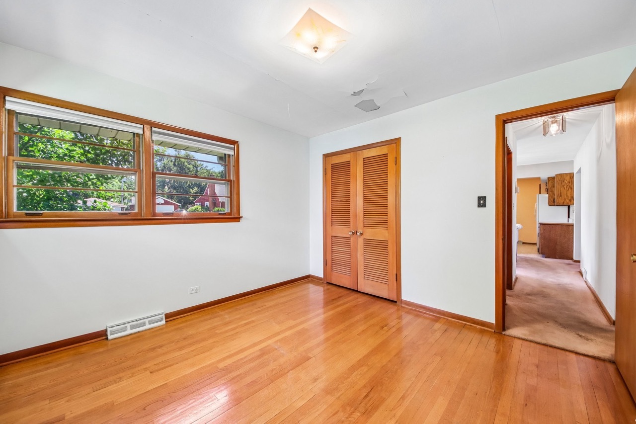 418 Highland Road Willowbrook, IL 60527 - Photo 18 of 44