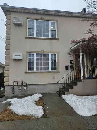 $899,999 | 484 Beach 44th Street | Edgemere