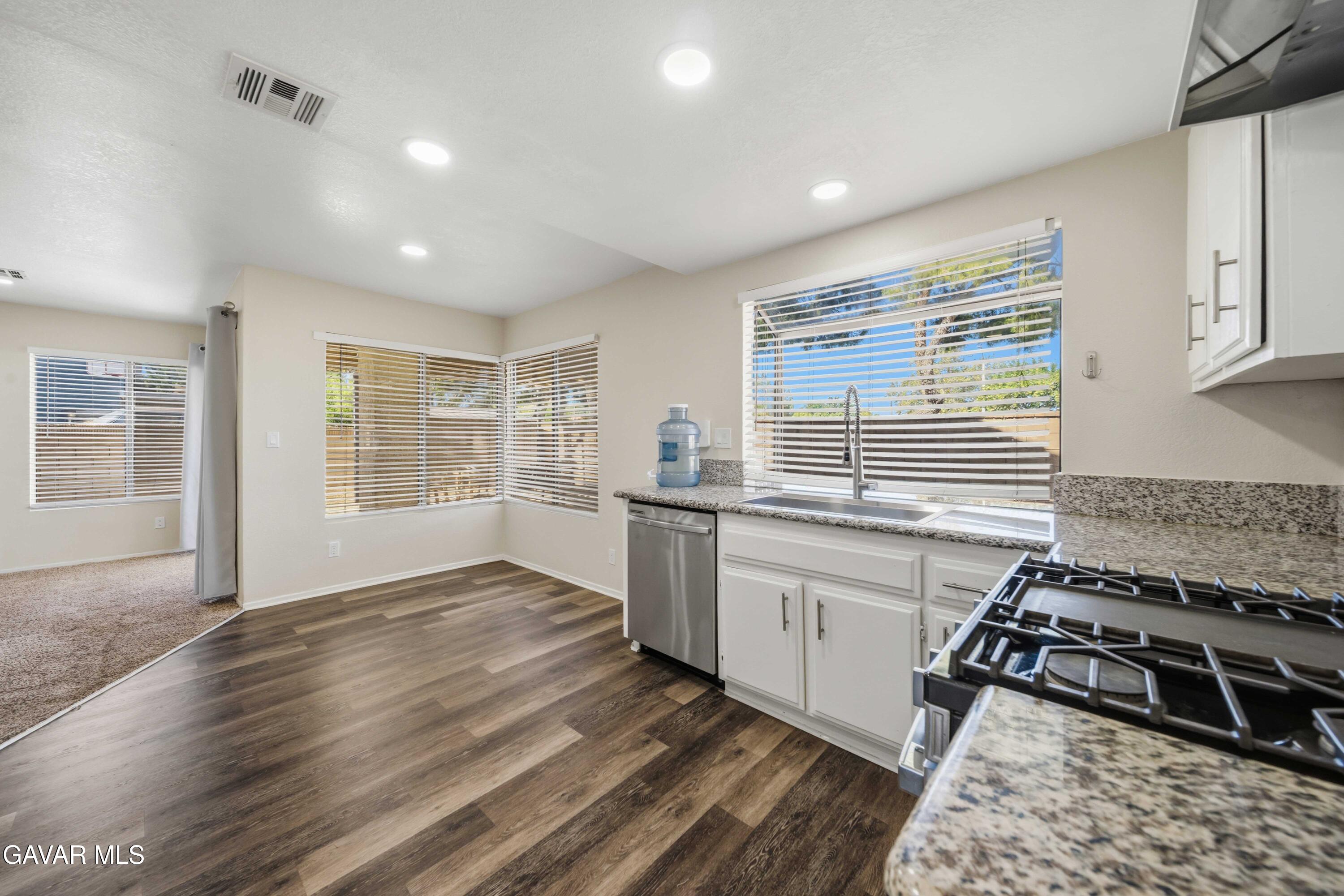43753 Rialto Drive Lancaster, CA 93535 - Photo 11 of 38 43753 Rialto Dr Lancaster-17