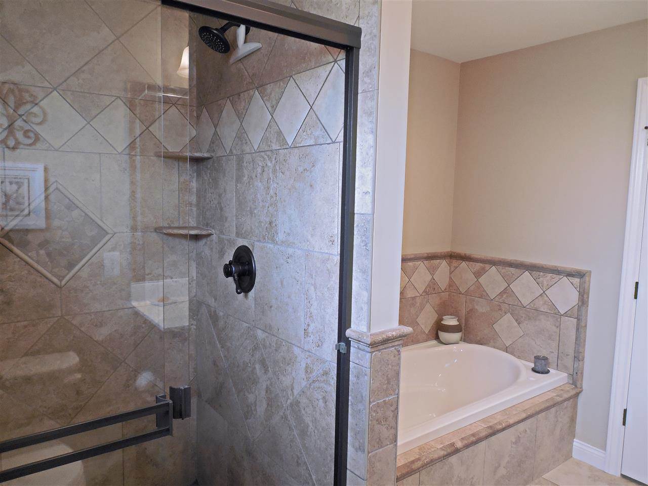4278 Huntington Ridge Circle Newburgh, IN 47630 - Photo 19 of 30 Gallery Image 19