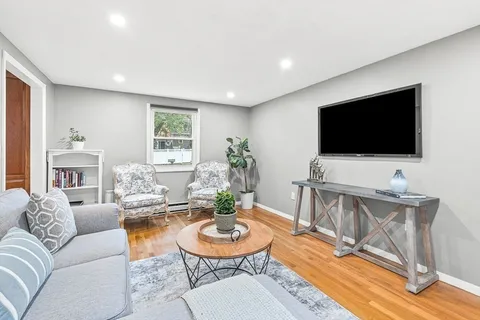 $1,350,000 | 6 Marchant Road, Winchester, MA 01890