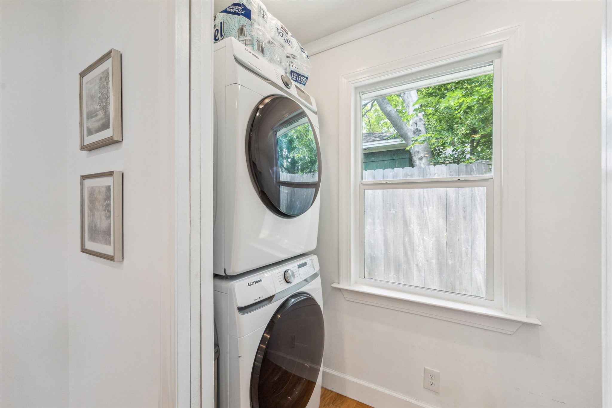 810 Nashua Street Houston, TX 77008 - Photo 21 of 35 a close up of a washer and dryer