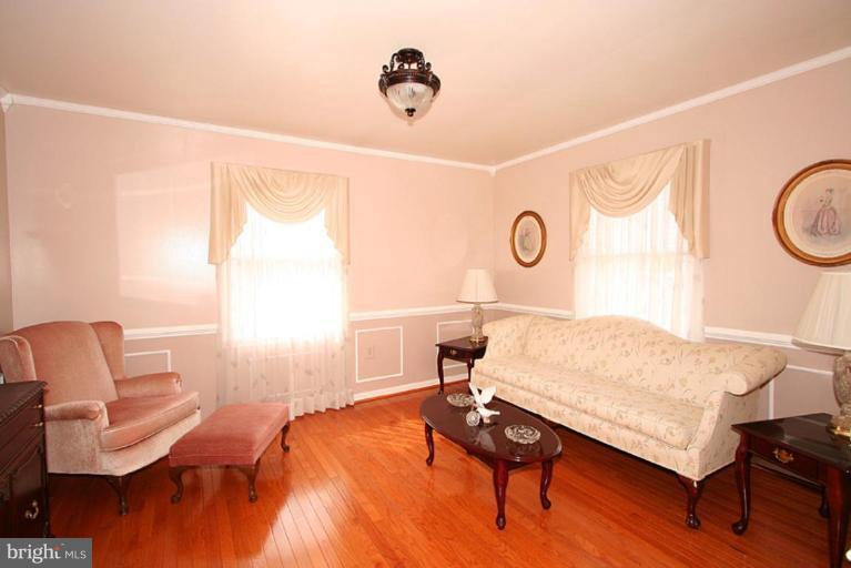 315 Queens Colony High Road Stevensville, MD 21666 - Photo 18 of 20 Living Room