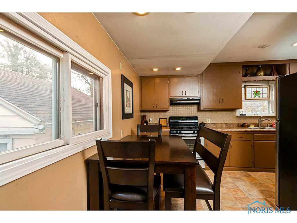 5109 Ancil Road Toledo, OH 43615 - Photo 3 of 15 Kitchen.