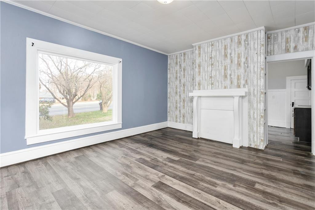 1611 Vaughn Road Burlington, NC 27217 - Photo 4 of 24 Gallery Image 4