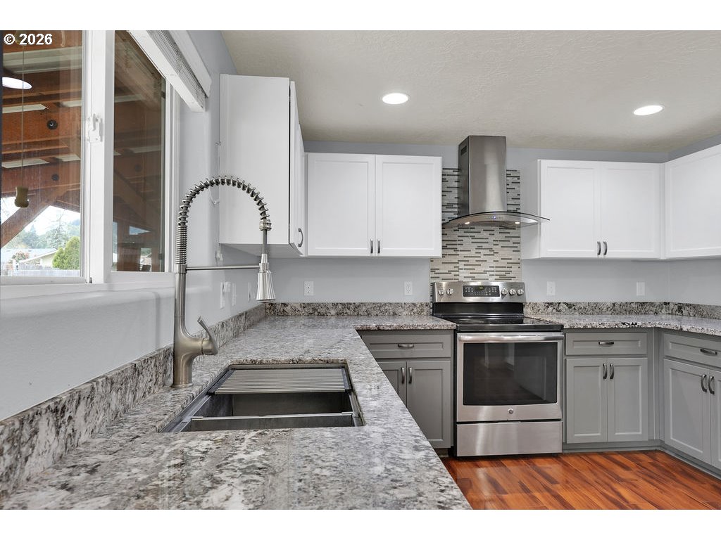 279 South 71st Street Springfield, OR 97478 - Photo 11 of 40