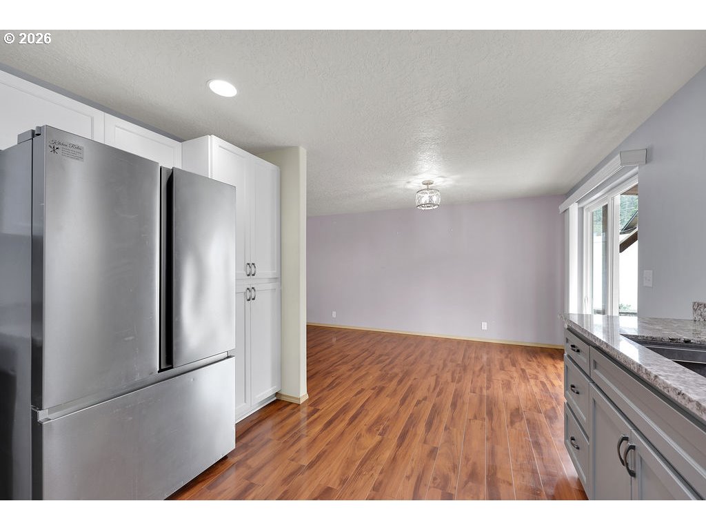 279 South 71st Street Springfield, OR 97478 - Photo 13 of 40