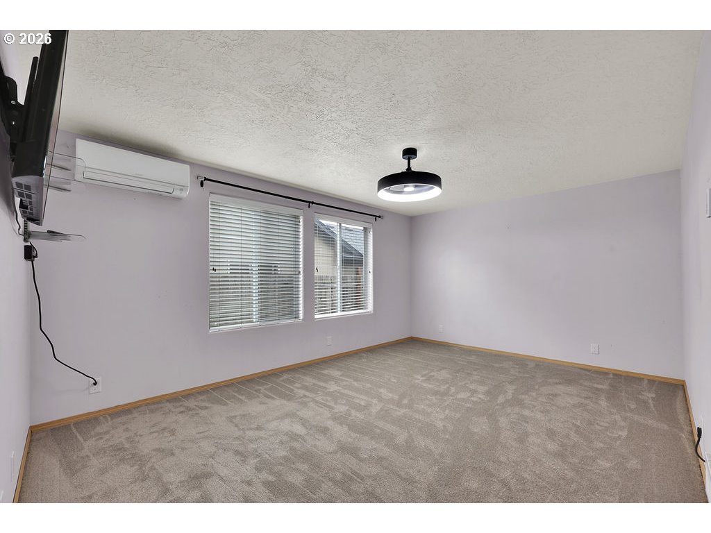 279 South 71st Street Springfield, OR 97478 - Photo 14 of 40