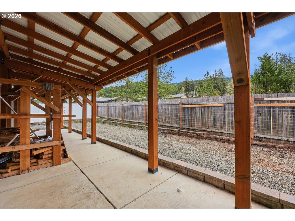 279 South 71st Street Springfield, OR 97478 - Photo 32 of 40