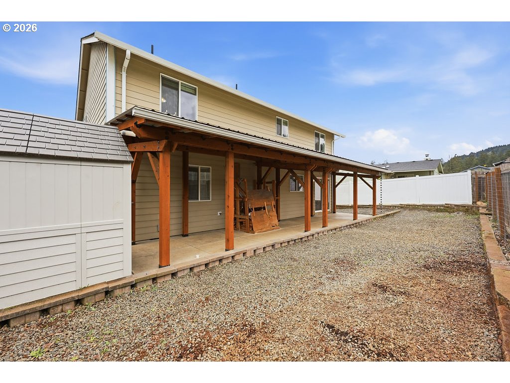 279 South 71st Street Springfield, OR 97478 - Photo 33 of 40