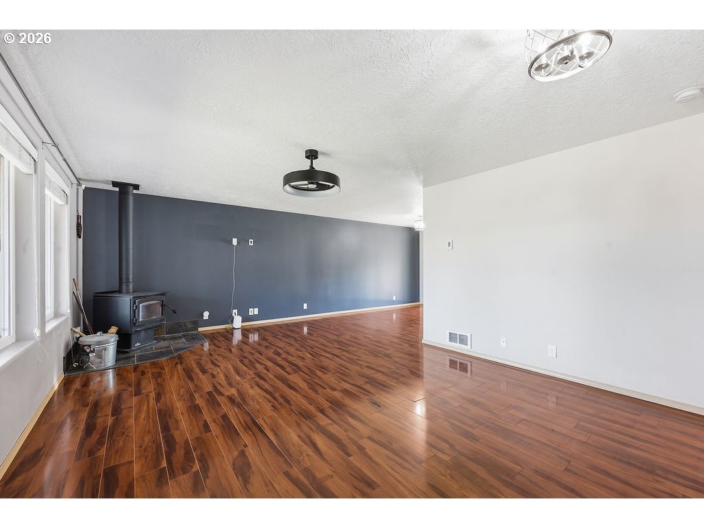 279 South 71st Street Springfield, OR 97478 - Photo 37 of 40