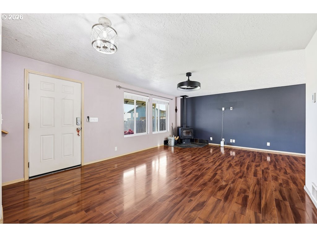 279 South 71st Street Springfield, OR 97478 - Photo 38 of 40