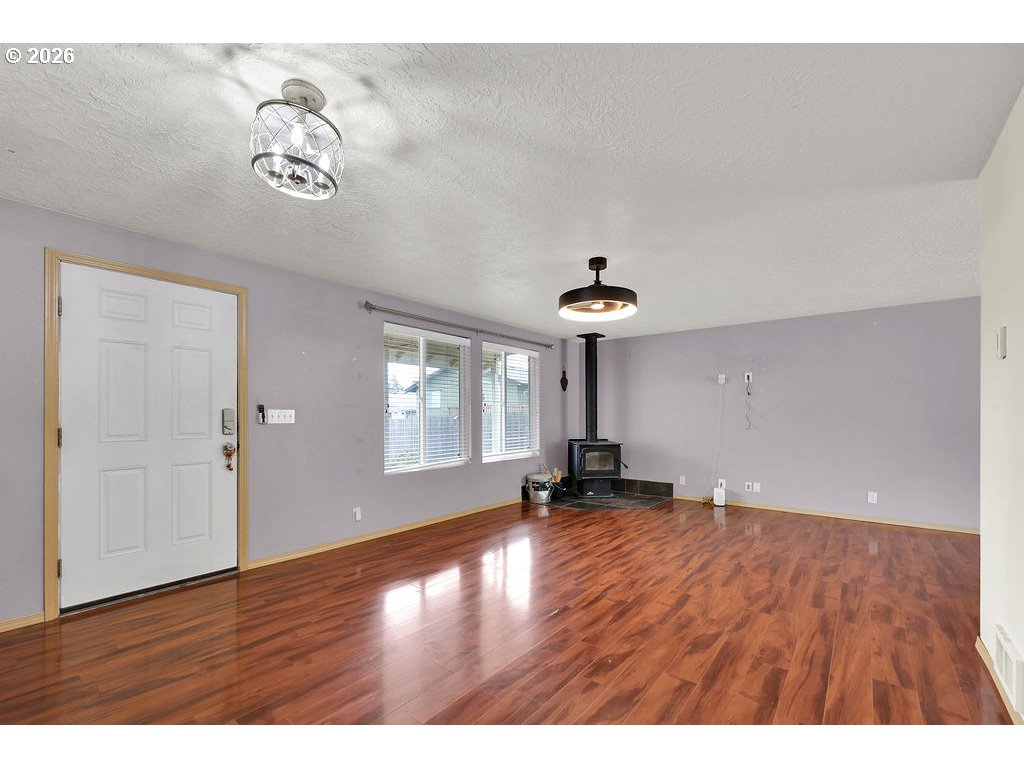 279 South 71st Street Springfield, OR 97478 - Photo 6 of 40