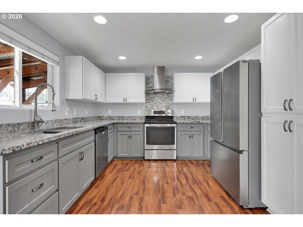 279 South 71st Street Springfield, OR 97478 - Photo 8 of 40