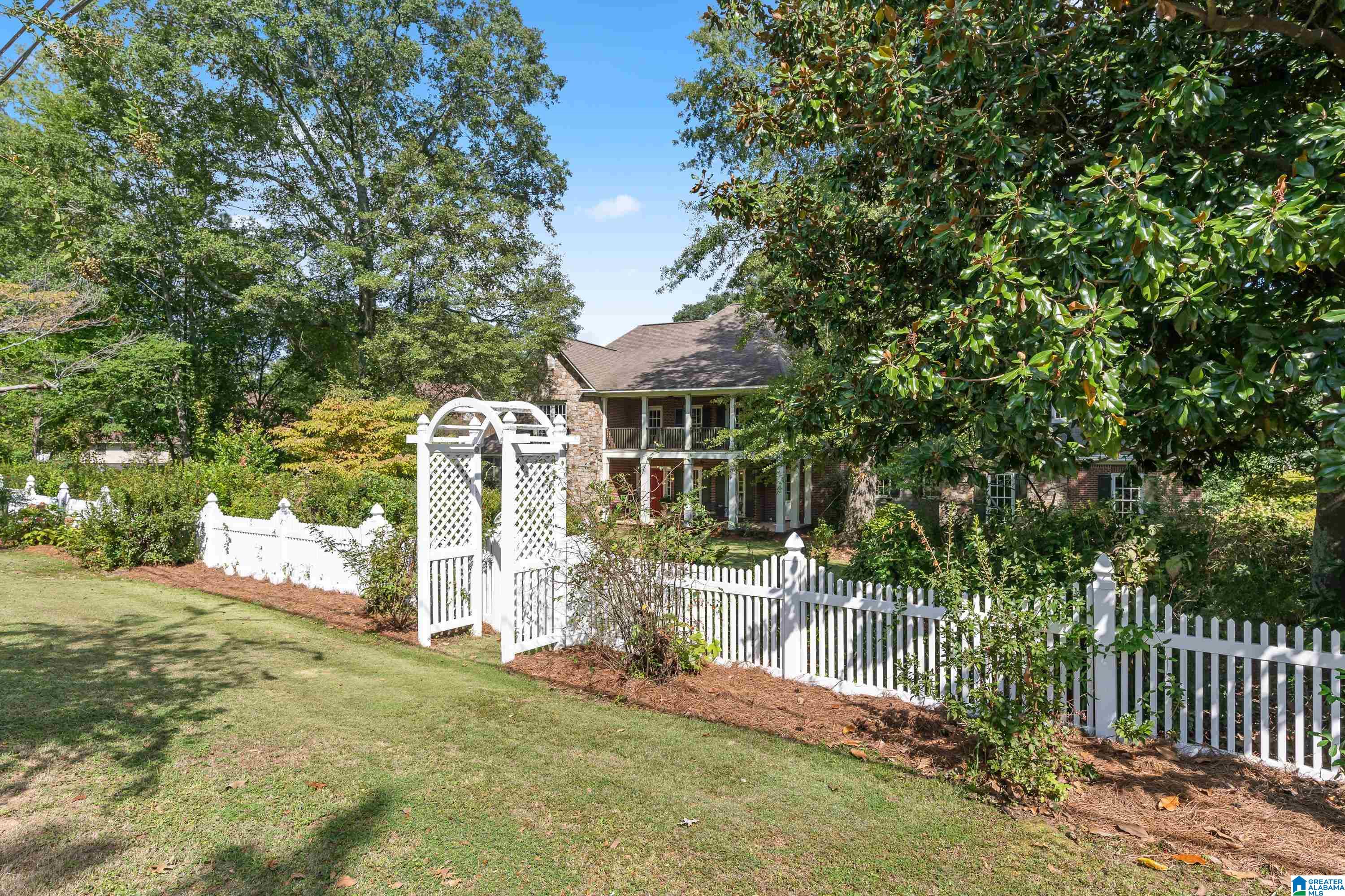 505 Shades Crest Road Birmingham, AL 35226 - Photo 4 of 100 Gallery Image 4