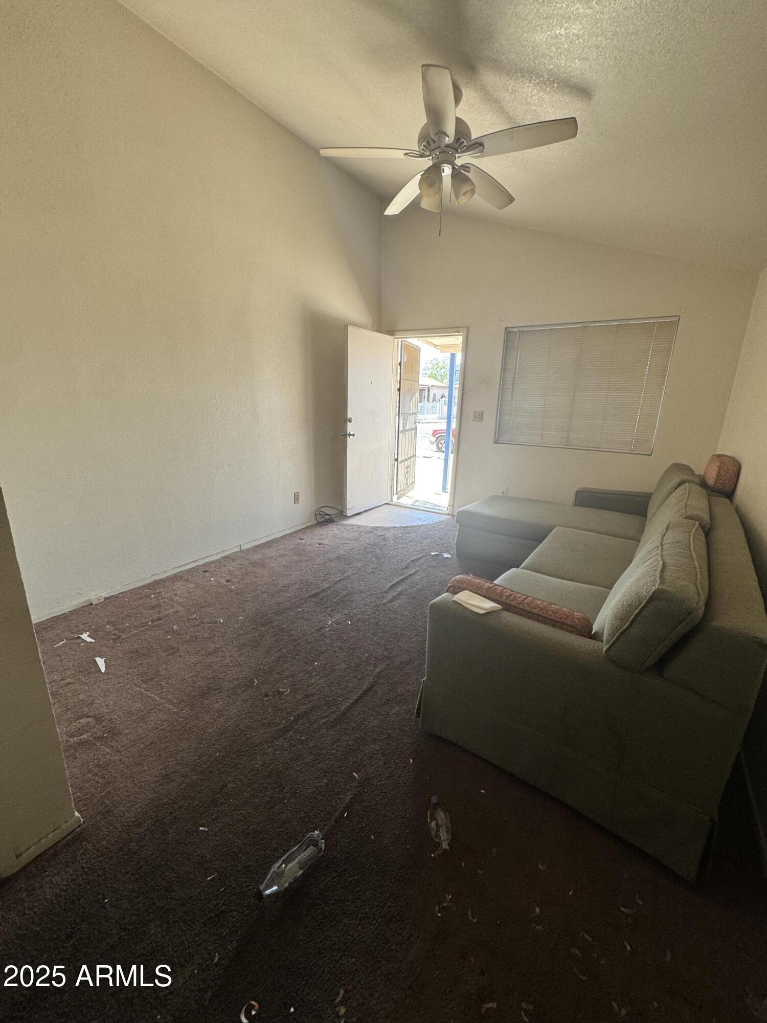 1014 East Romley Road Phoenix, AZ 85040 - Photo 3 of 18 IMG_2019