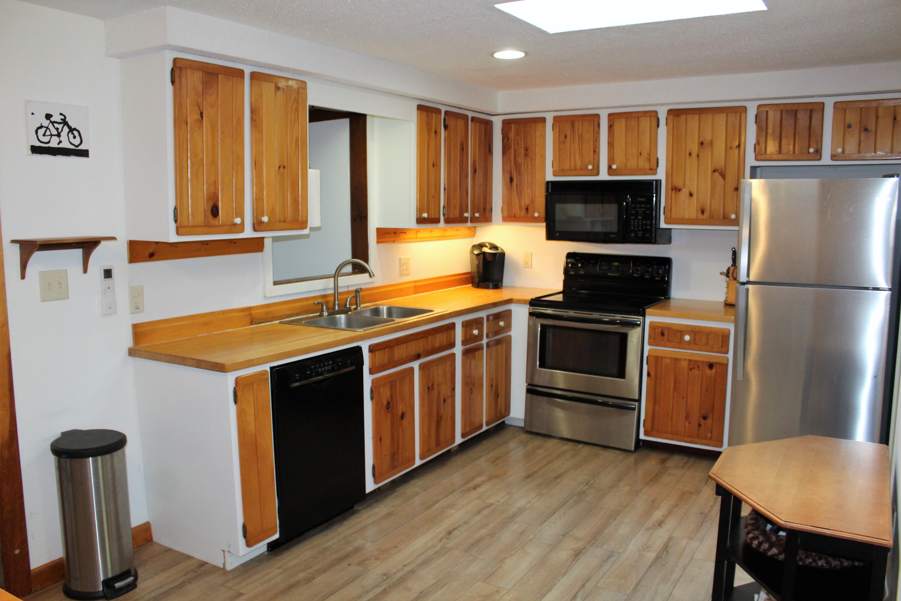 280 Thompson Point Road Naples, ME 04055 - Photo 10 of 87 3.1