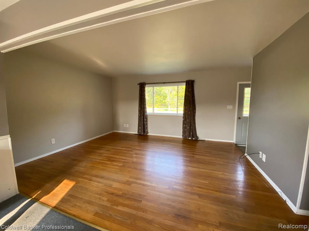2808 South Elba Road Lapeer, MI 48446 - Photo 15 of 23