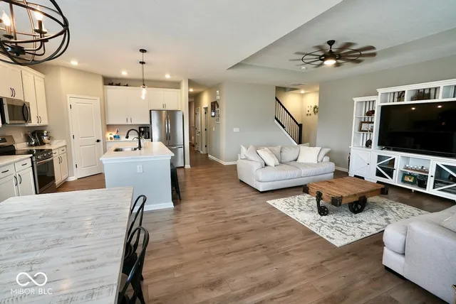 $400,000 | 1553 Crabapple Road, Franklin, IN 46131