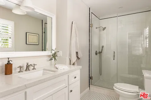 $1,250,000 | 118 1/2 Flores Street, Los Angeles, CA 90048