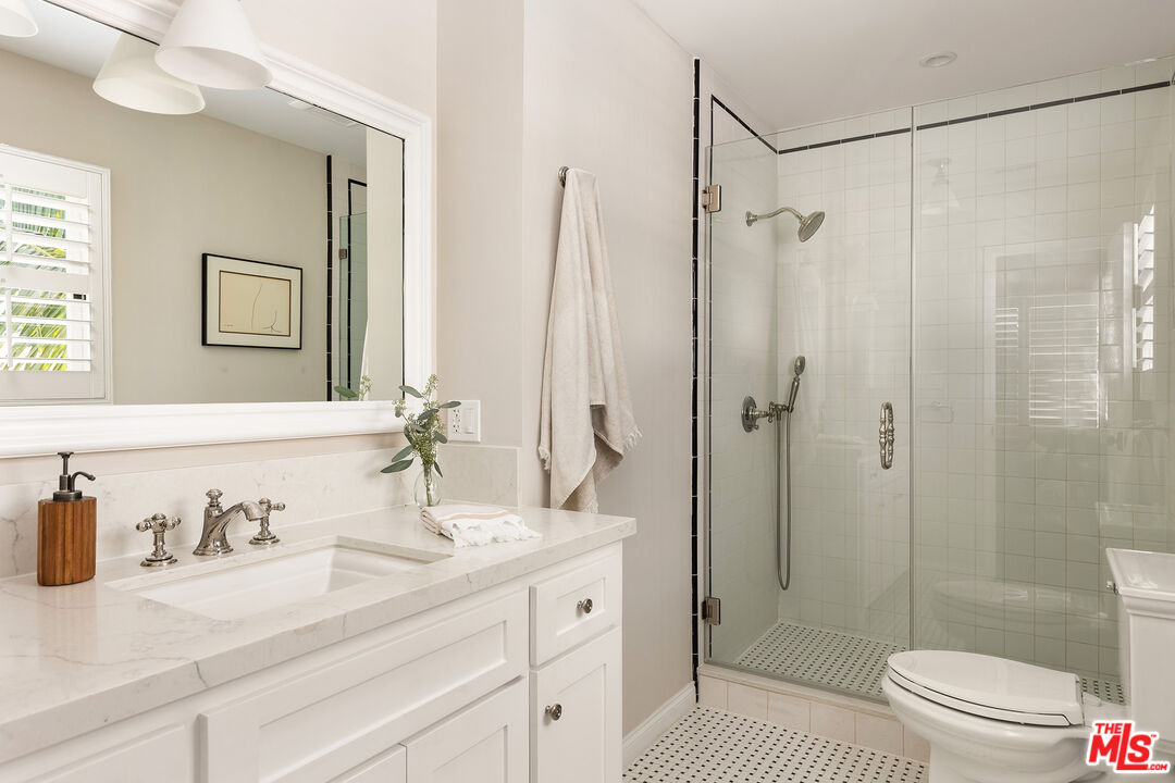 118 1/2 Flores Street Los Angeles, CA 90048 - Photo 12 of 21