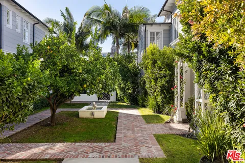 $1,250,000 | 118 1/2 Flores Street, Los Angeles, CA 90048