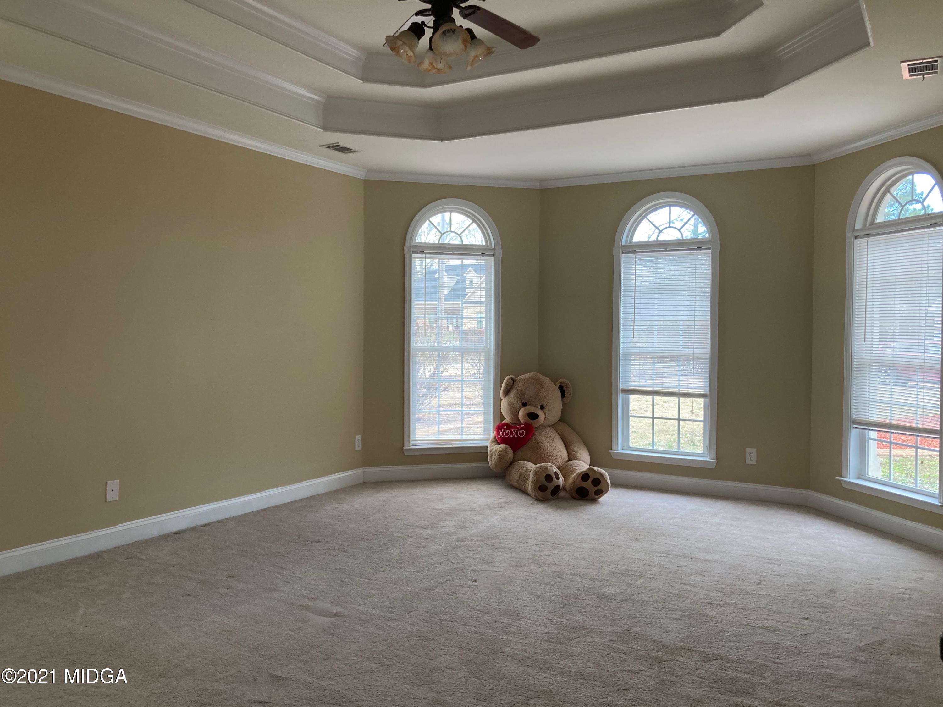 3640 Jones Road Macon, GA 31216 - Photo 14 of 39 a living room with a window