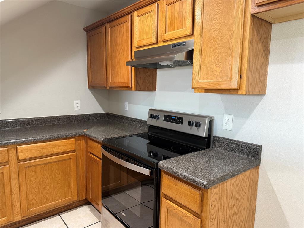 4029 Preferred Place Dallas, TX 75237 - Photo 13 of 29