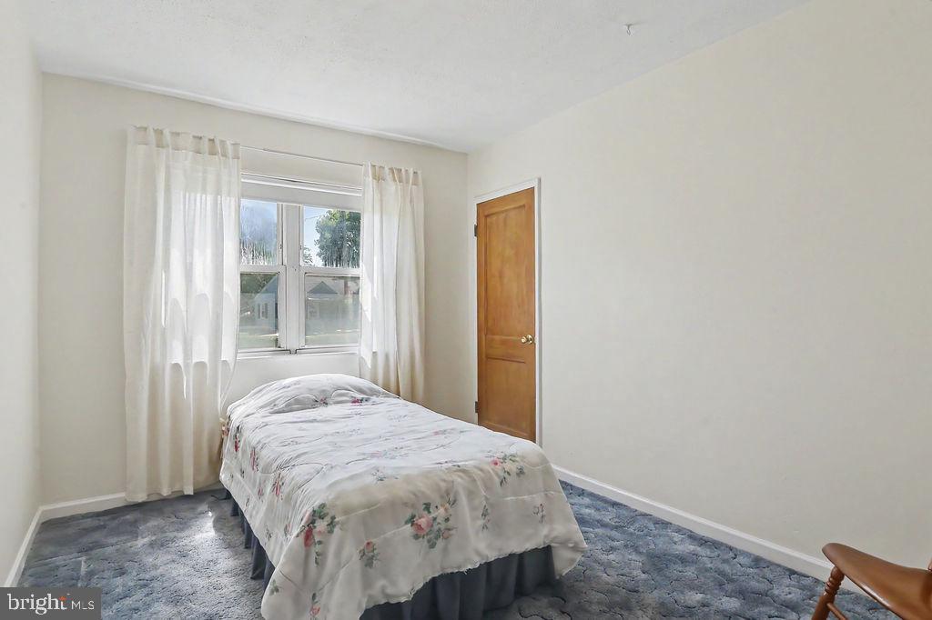 900 Garnet Road Wilmington, DE 19804 - Photo 13 of 32 Bright and airy bedroom retreat.