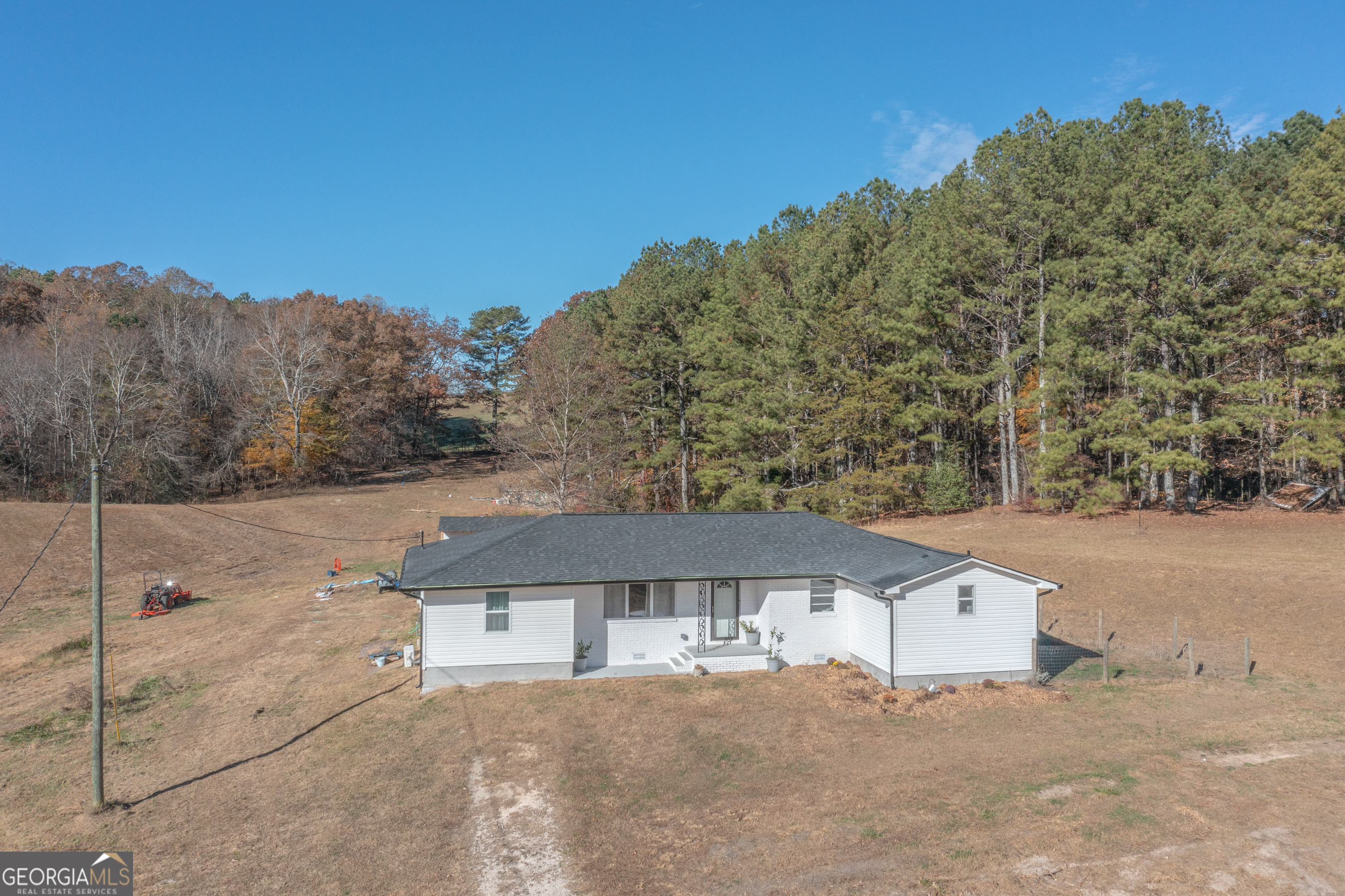 1144 Ridgeway Road LaFayette, GA 30728 - Photo 53 of 66 a front view of a house with a yard and garage