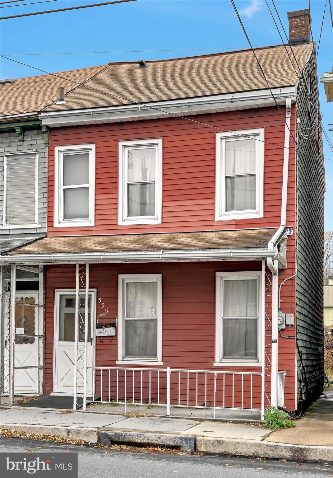 355 South 9th Street Lebanon, PA 17042 - Photo 4 of 29 front view of a house