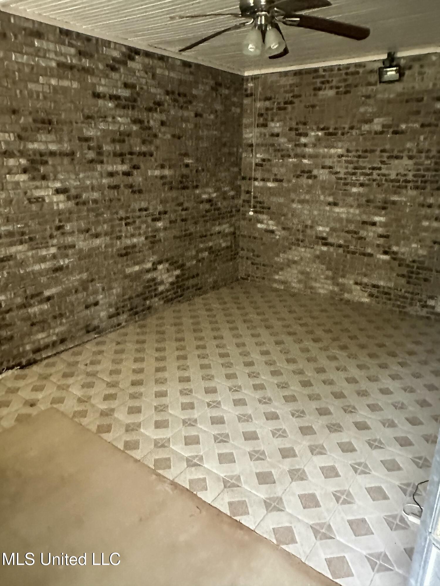 109 Center Street Crystal Springs, MS 39059 - Photo 12 of 16 IMG_3567 2